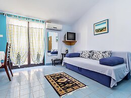 Apartment in Private House With Shared Pool