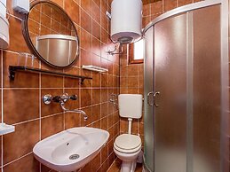 Apartment in Private House With Shared Pool