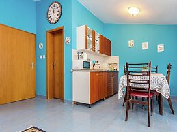 Apartment in Private House With Shared Pool