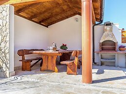 Apartment in Private House With Shared Pool