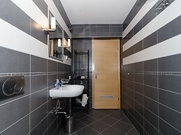 Apartments Gaura - Comfort One-bedroom Apartment With Terrace