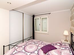 Apartments Gaura - Comfort One-bedroom Apartment With Terrace