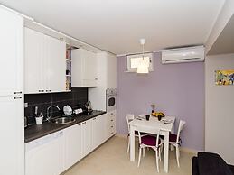 Apartments Gaura - Comfort One-bedroom Apartment With Terrace