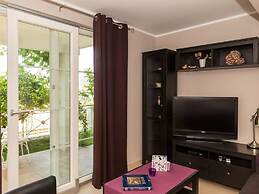 Apartments Gaura - Comfort One-bedroom Apartment With Terrace