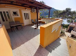 Apartments Vinko Mljet- One-bedroom Apartment With Terrace