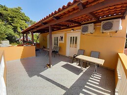 Apartments Vinko Mljet- One-bedroom Apartment With Terrace