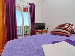 Apartments Filipovic - One-bedroom Apartment With Balcony and Sea View