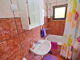 Apartments Filipovic - One-bedroom Apartment With Balcony and Sea View