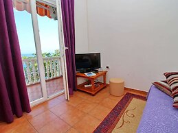 Apartments Filipovic - One-bedroom Apartment With Balcony and Sea View