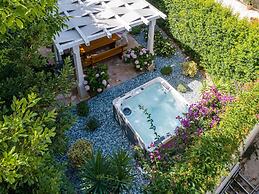 Villa Stone Pearl - Two Bedroom Holiday House With Pool