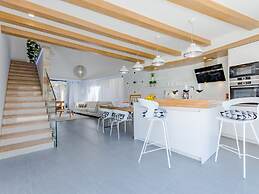 Villa Stone Pearl - Two Bedroom Holiday House With Pool