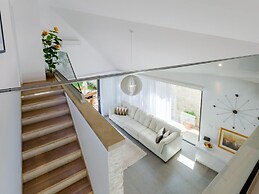 Villa Stone Pearl - Two Bedroom Holiday House With Pool