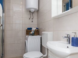 Apartment Semi - One Bedroom Apartment With Terrace and Sea View