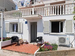 Apartment Semi - One Bedroom Apartment With Terrace and Sea View