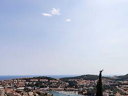 Apartment Semi - One Bedroom Apartment With Terrace and Sea View