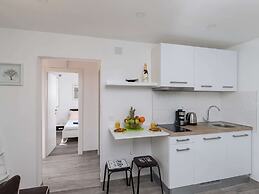 Apartment Semi - One Bedroom Apartment With Terrace and Sea View