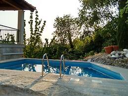 Villa Skylight - Two Bedroom Villa & Studio With Private Swimming Pool