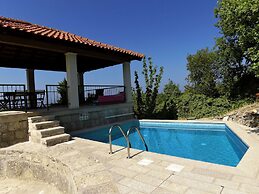 Villa Skylight - Two Bedroom Villa & Studio With Private Swimming Pool