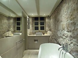 Villa Skylight - Two Bedroom Villa & Studio With Private Swimming Pool