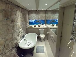 Villa Skylight - Two Bedroom Villa & Studio With Private Swimming Pool