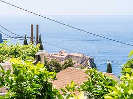 Apartments Stella - Three-bedroom Apartment With Balcony and Terrace