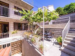 Apartments Stella - Three-bedroom Apartment With Balcony and Terrace