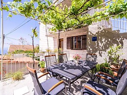 Apartments Stella - Three-bedroom Apartment With Balcony and Terrace