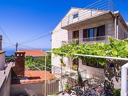 Apartments Stella - Three-bedroom Apartment With Balcony and Terrace