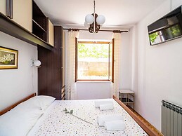 Apartments Stella - Three-bedroom Apartment With Balcony and Terrace