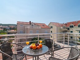 Apartments Island Beat - Two Bedroom Apartment With Balcony