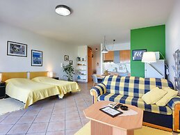 Airconditioned Studio Apartment With Seaview