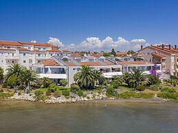 Airconditioned Studio Apartment With Seaview