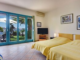 Airconditioned Studio Apartment With Seaview