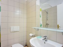 Airconditioned Studio Apartment With Seaview