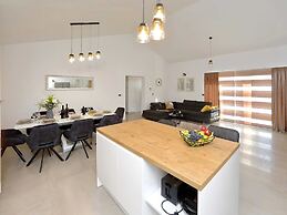 Amazing Villa With Pool