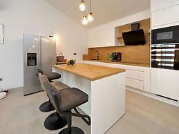 Amazing Villa With Pool