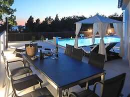 Amazing Villa With Pool