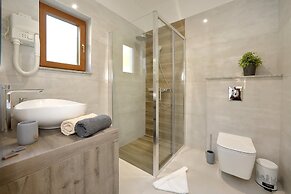 Amazing Villa With Pool