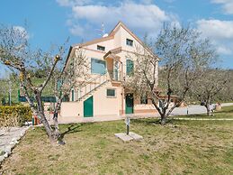 Belvilla by OYO La Collina
