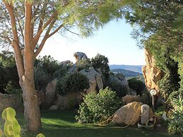 Belvilla by OYO Luxurious Villa With Private Pool