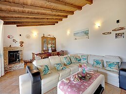 Belvilla by OYO Luxurious Villa With Private Pool