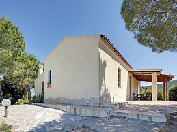 Belvilla by OYO Luxurious Villa With Private Pool