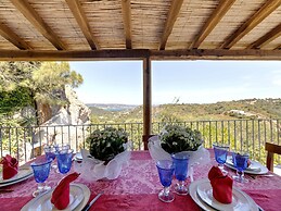 Belvilla by OYO Luxurious Villa With Private Pool