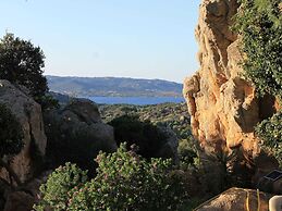 Belvilla by OYO Luxurious Villa With Private Pool