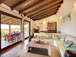 Belvilla by OYO Luxurious Villa With Private Pool