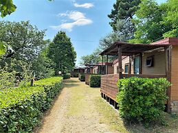 Belvilla by OYO Lovely Bungalow With a Shared Pool