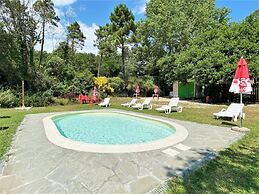 Belvilla by OYO Lovely Bungalow With a Shared Pool