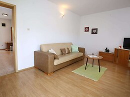 Apartments Boro - Two Bedroom Apartment With Sea View