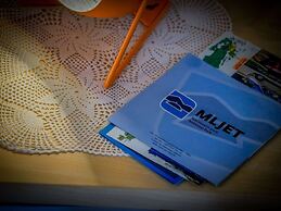 Apartments Filipovic - One Bedroom Apartment With Terrace and Sea View