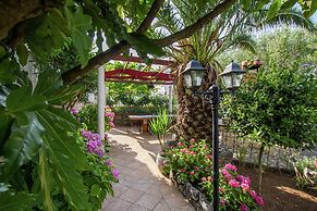 Apartment in Slatine Near the Sea Beach